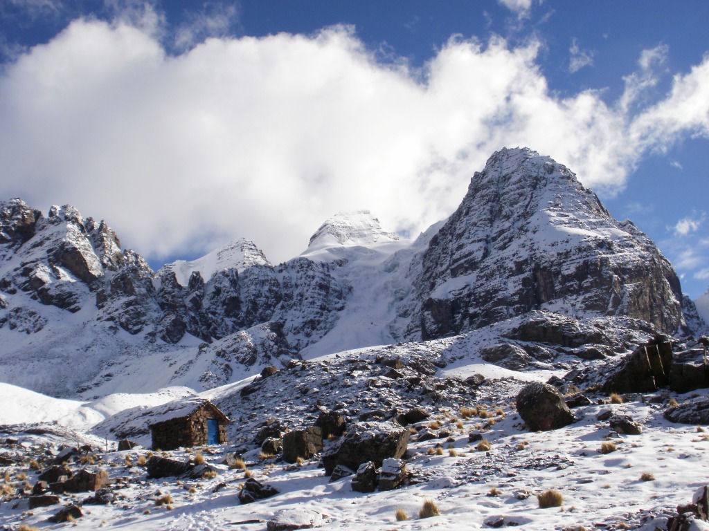 La Cordillera Real boliviana (I). En torno al Condoriri. Picos Austria (5327) e Ilusión (5330 m).