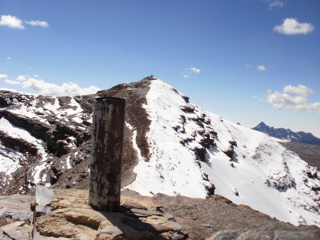 La Cordillera Real boliviana (III). Chacaltaya (5421 m), el cincomil más fácil del mundo.